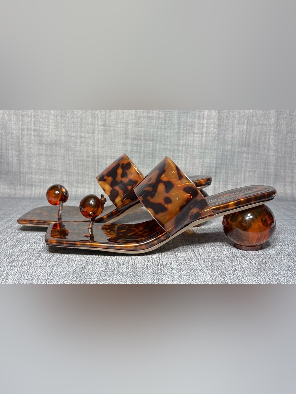 Jeffrey Campbell Latus Tortoise Print Vinyl Toe Post Ball Heel Sandals Size 9M - Picture 4 of 7
